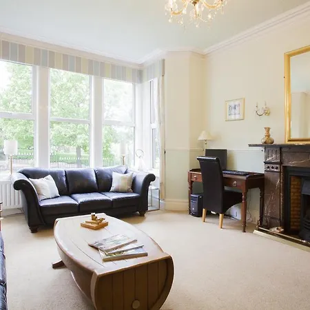 Alexa House Guest house Harrogate